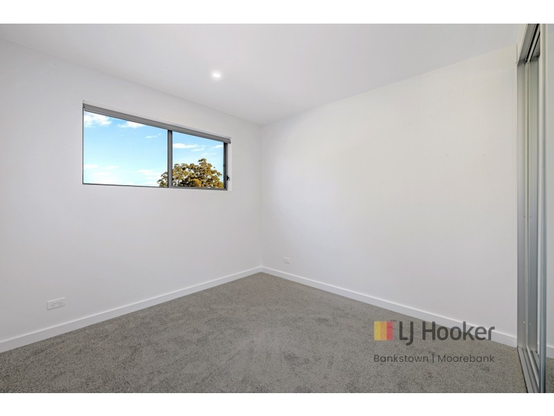 2E Jacquinot Place, Glenfield NSW 2167