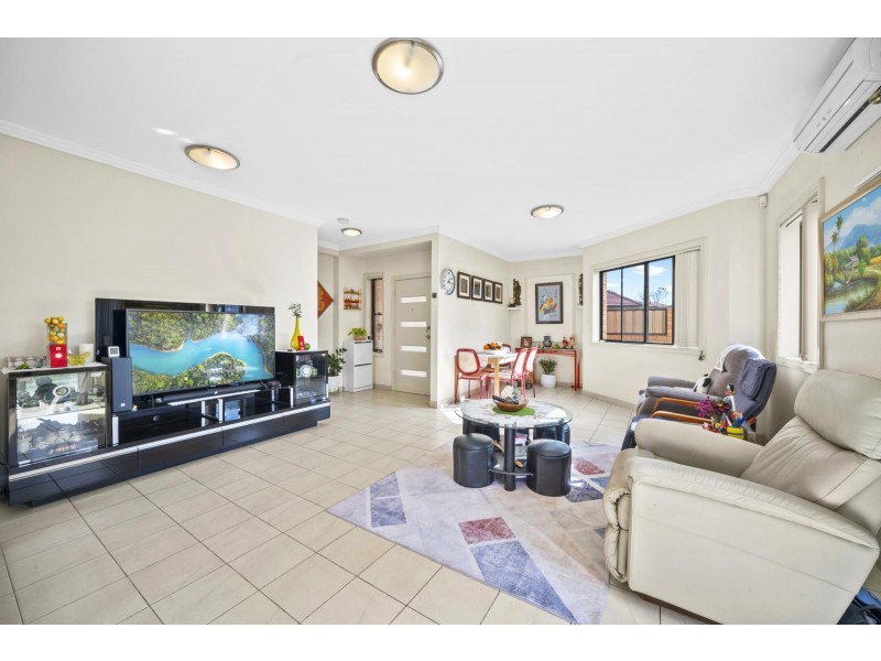 7D Kawana Street, Bass Hill NSW 2197