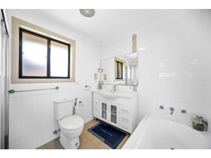 7D Kawana Street, Bass Hill NSW 2197