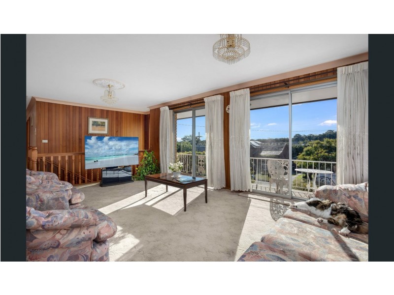 25 Oak Drive, Georges Hall NSW 2198