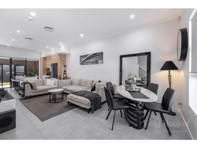 1/9-11 Elouera Crescent, Moorebank NSW 2170