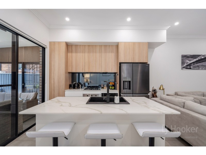 1/9-11 Elouera Crescent, Moorebank NSW 2170