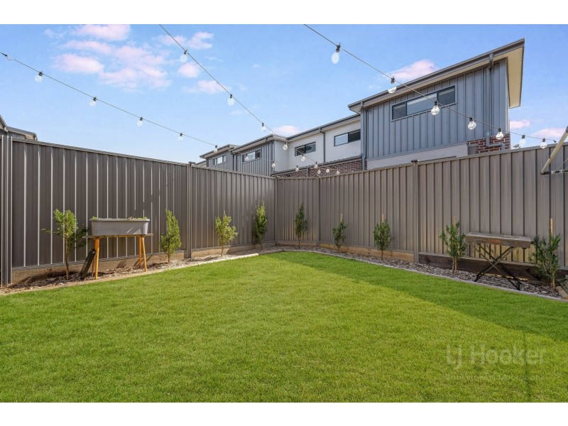 1/9-11 Elouera Crescent, Moorebank NSW 2170