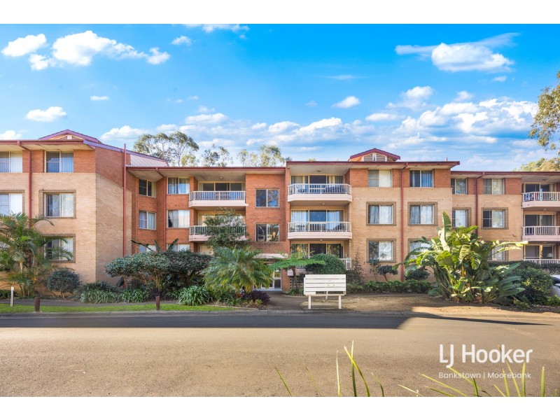 15/4 Mead Drive, Chipping Norton NSW 2170