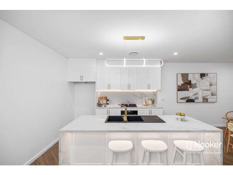 2/43 Craig Avenue, Moorebank NSW 2170