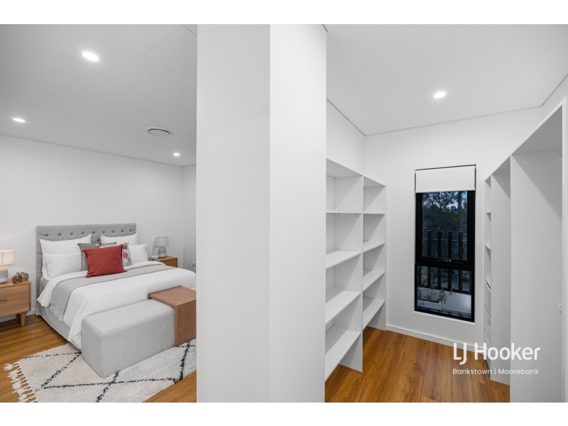 2/43 Craig Avenue, Moorebank NSW 2170