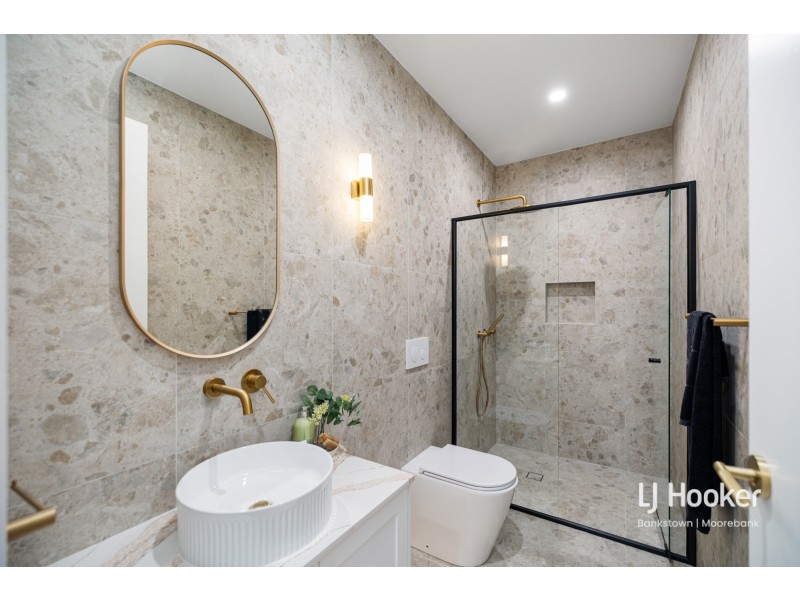 2/43 Craig Avenue, Moorebank NSW 2170