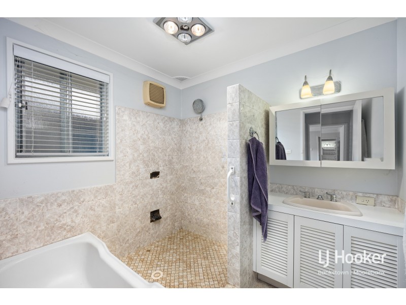 45 Renton Avenue, Moorebank NSW 2170