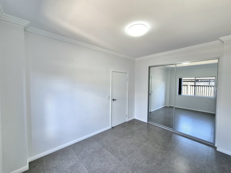 8/30-32 Third Avenue, Macquarie Fields NSW 2564
