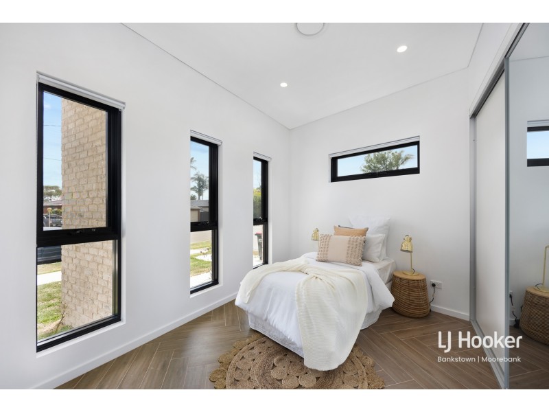 1/43 Craig Avenue, Moorebank NSW 2170