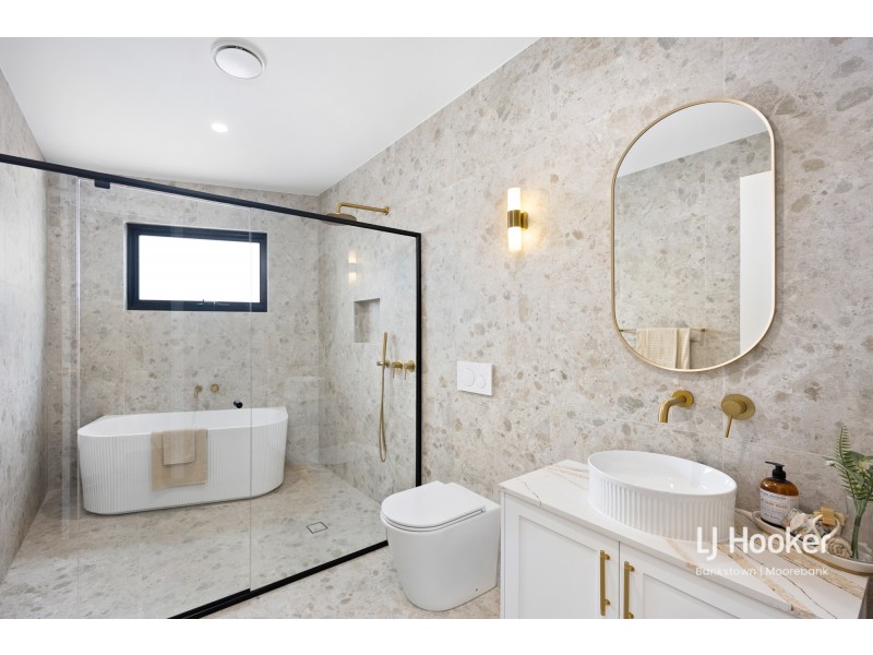 1/43 Craig Avenue, Moorebank NSW 2170