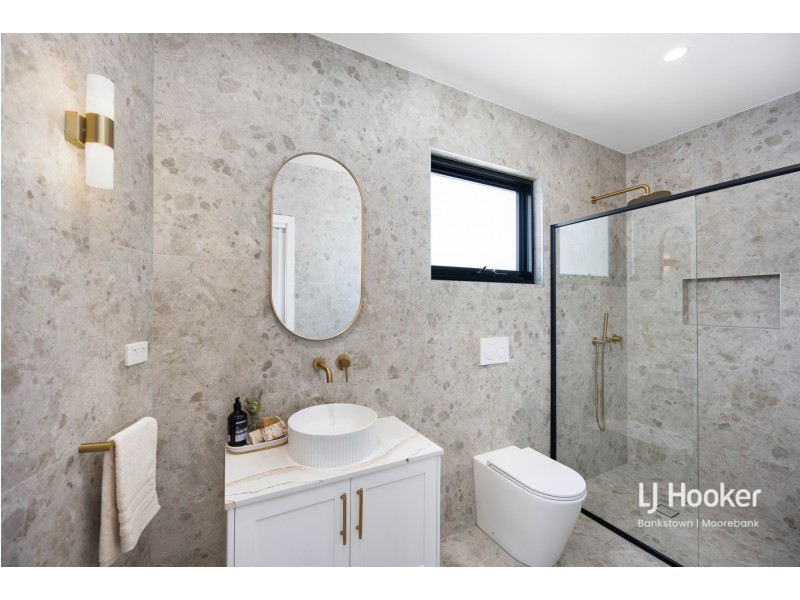 1/43 Craig Avenue, Moorebank NSW 2170