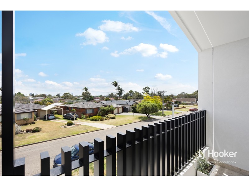 1/43 Craig Avenue, Moorebank NSW 2170