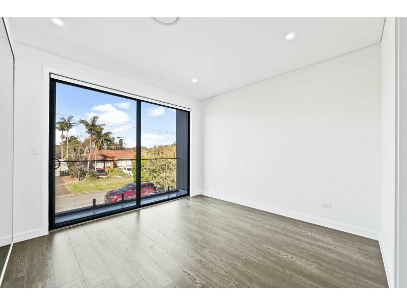 1/32 Lucas Avenue, Moorebank NSW 2170