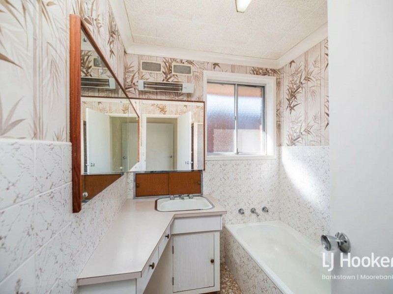 23 Renton Ave, Moorebank NSW 2170