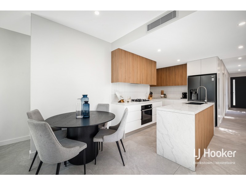 4/14 Dredge Avenue, Moorebank NSW 2170