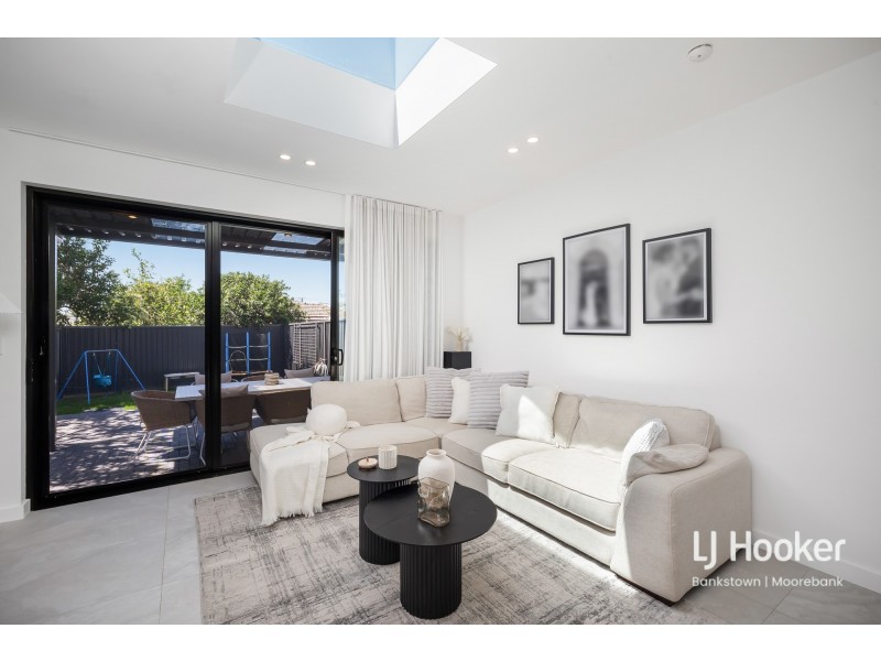 4/14 Dredge Avenue, Moorebank NSW 2170