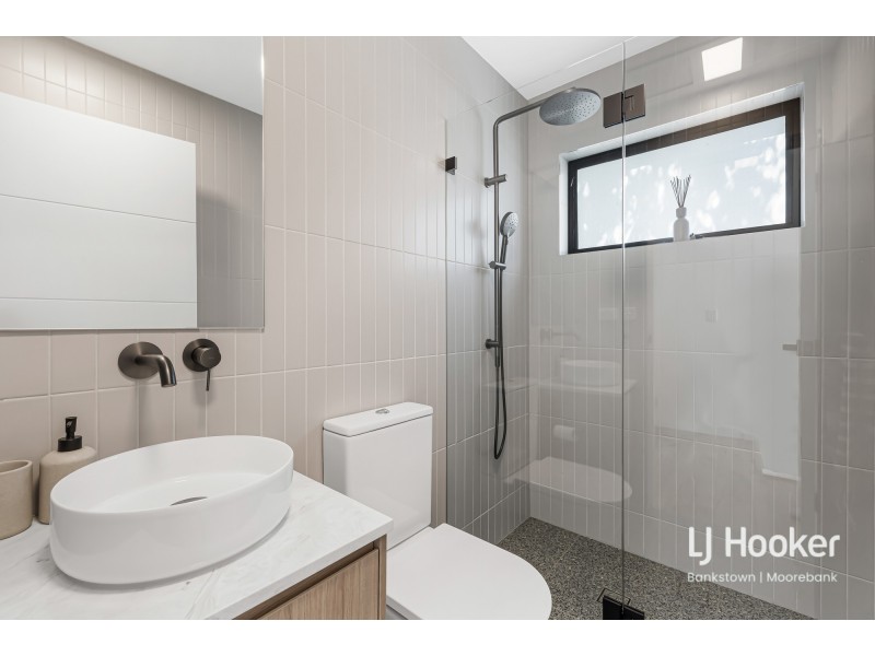 4/14 Dredge Avenue, Moorebank NSW 2170