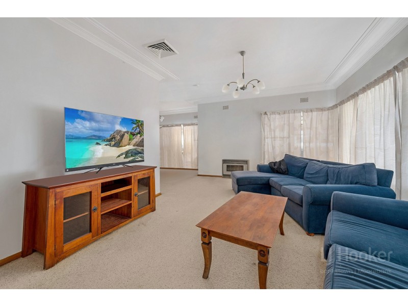 32 Greenway Pde, Revesby NSW 2212