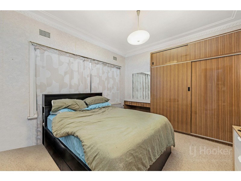 32 Greenway Pde, Revesby NSW 2212