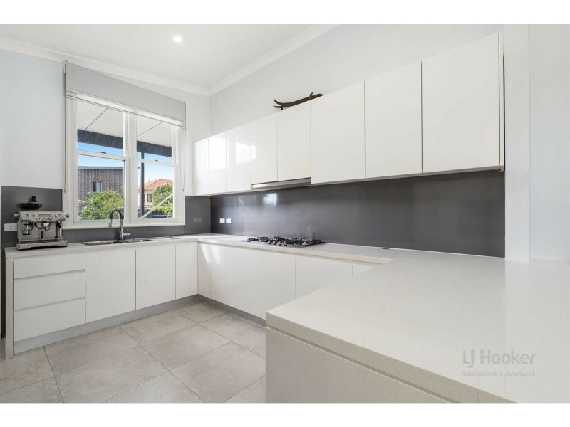 15 Coreen Ave, Peakhurst NSW 2210
