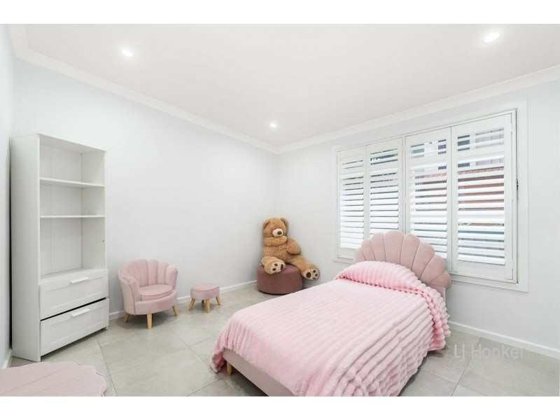 15 Coreen Ave, Peakhurst NSW 2210