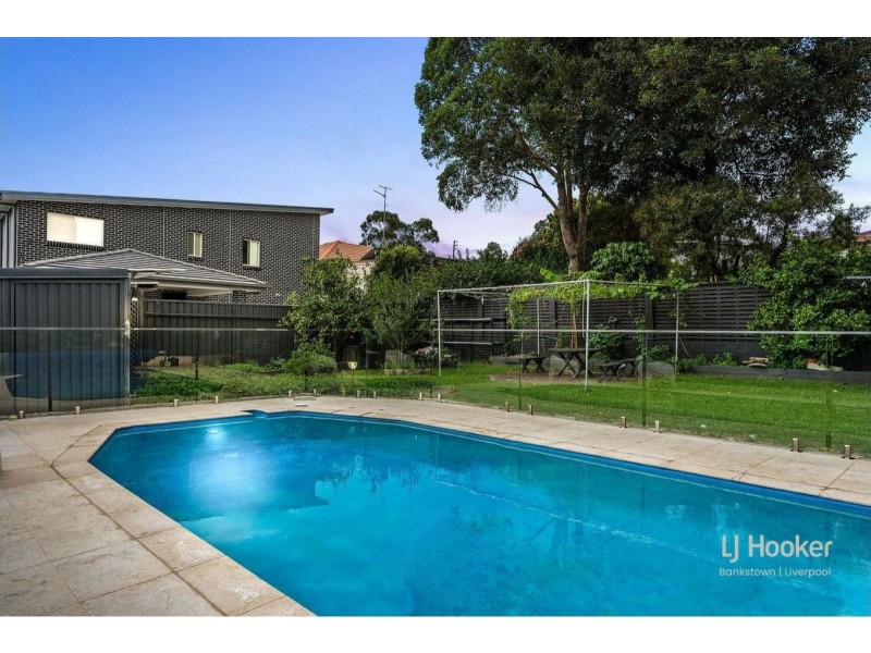 15 Coreen Ave, Peakhurst NSW 2210