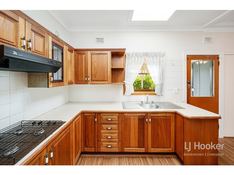 90 wilbur st, Greenacre NSW 2190