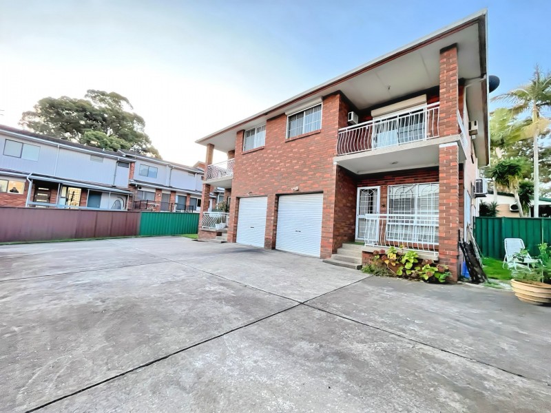 2/32A Townsend Street, Condell Park NSW 2200