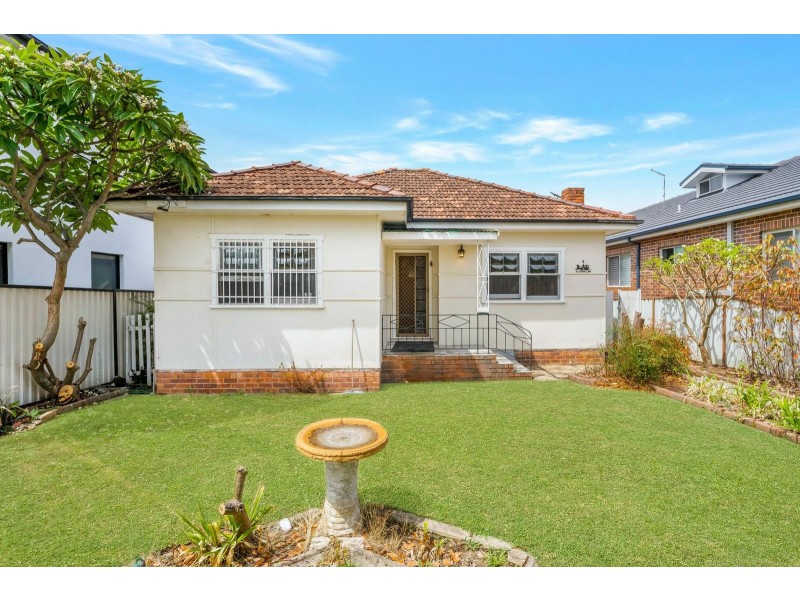 4 Lima Street, Greenacre NSW 2190