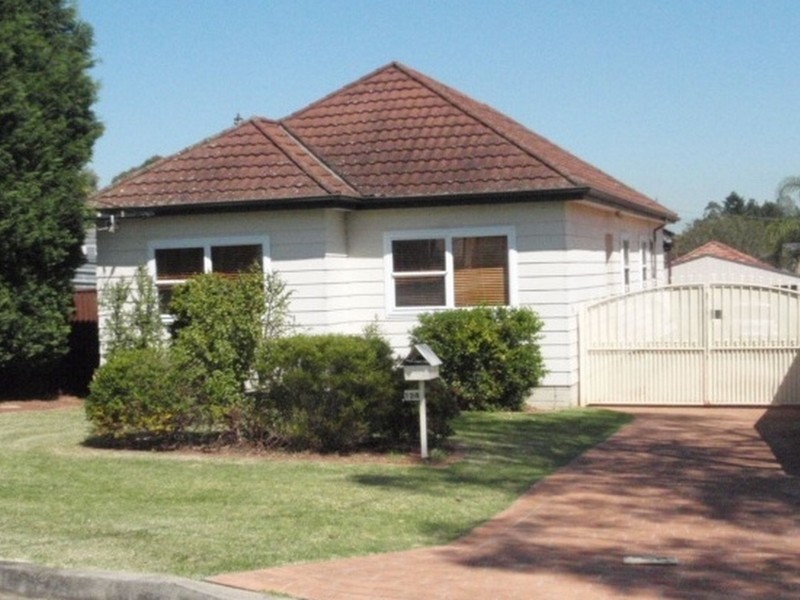 124 Woods Rd, Yagoona NSW 2199