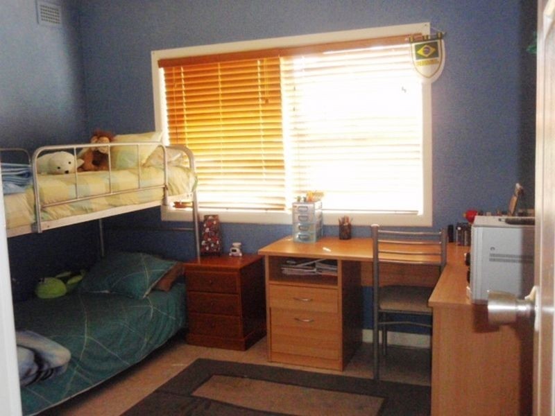 124 Woods Rd, Yagoona NSW 2199