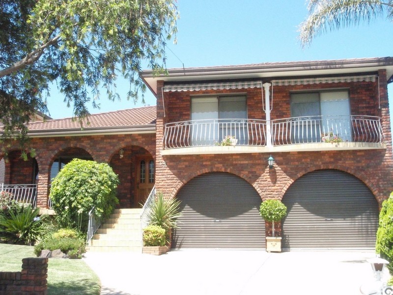 73 Sturt Avenue, Georges Hall NSW 2198