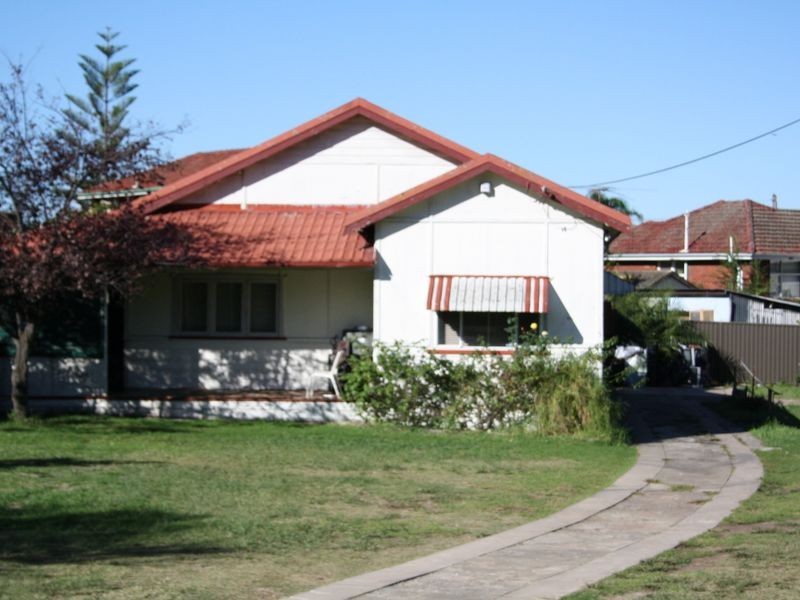 5-7 Little Rd, Bankstown NSW 2200