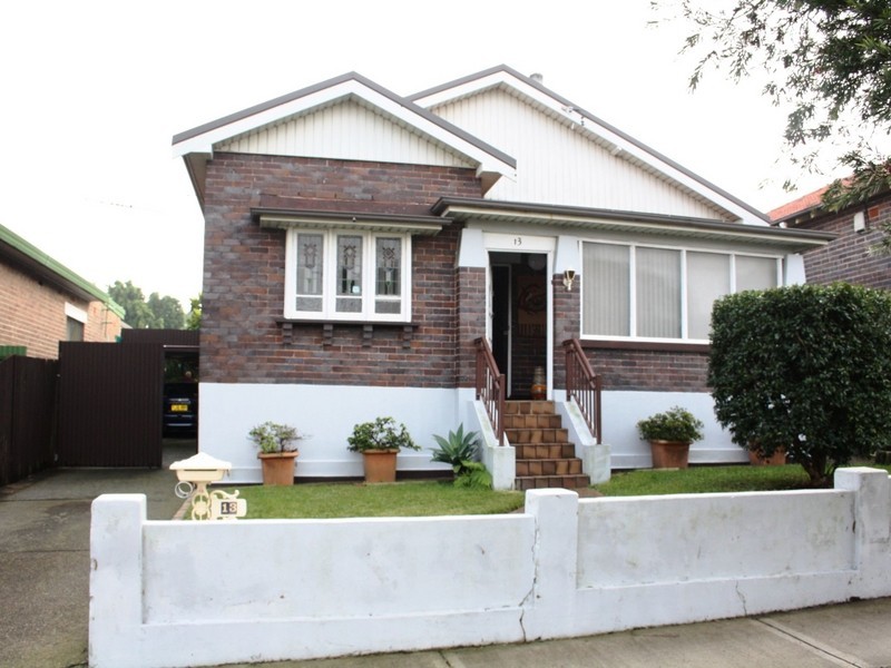 13 Owen Street, Punchbowl NSW 2196