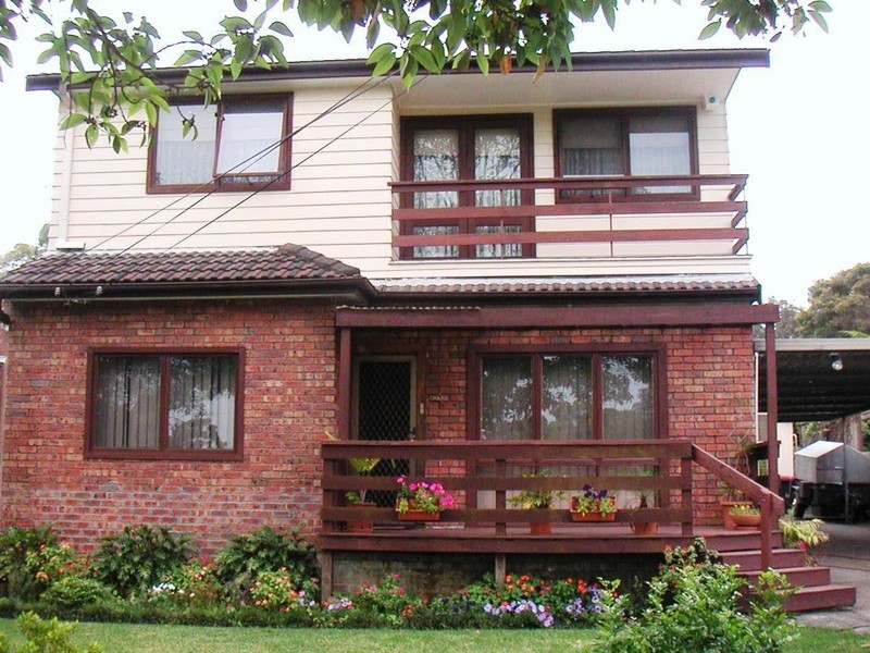 30 Larien Cres, Birrong NSW 2143