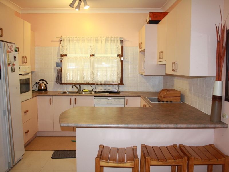 30 Larien Cres, Birrong NSW 2143