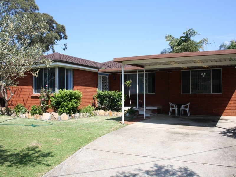 53 Amaroo Avenue, Georges Hall NSW 2198