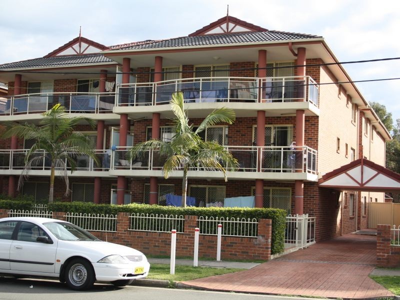 10/8 Bungalow Crescent, Bankstown NSW 2200