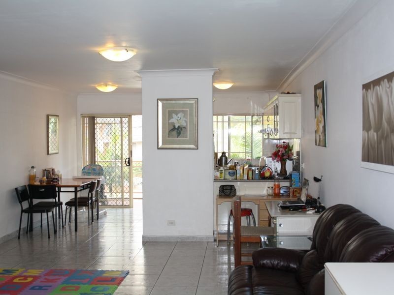 10/8 Bungalow Crescent, Bankstown NSW 2200