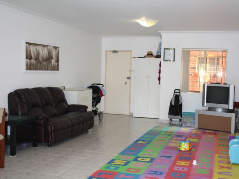 10/8 Bungalow Crescent, Bankstown NSW 2200