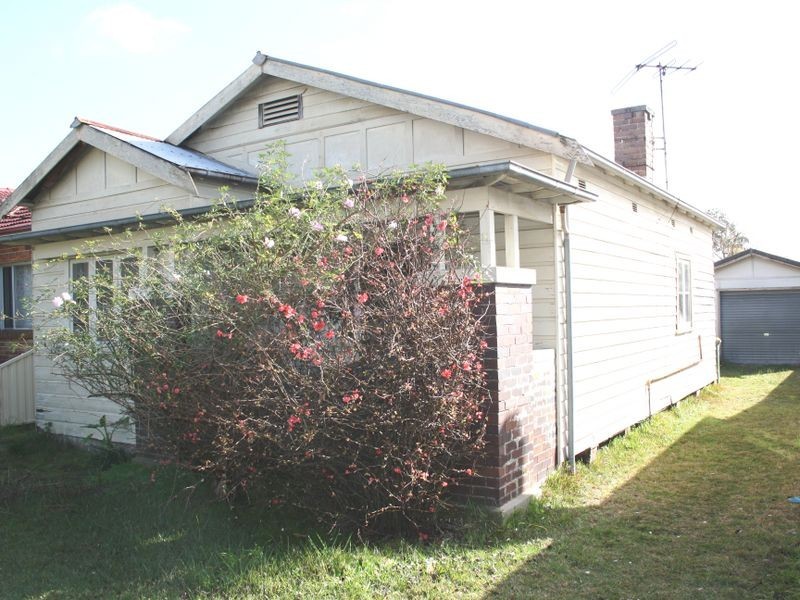 27 Chertsey Avenue, Bankstown NSW 2200