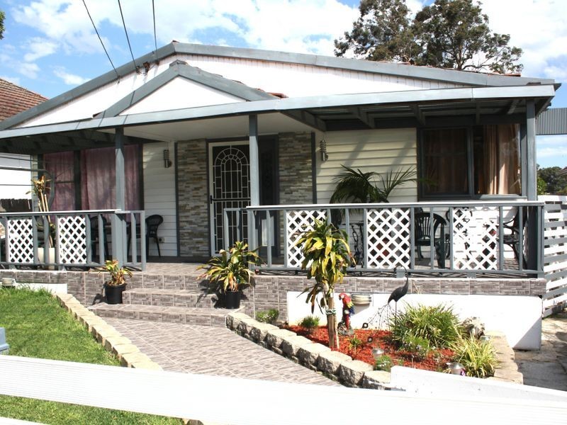 11 Spencer Street, Sefton NSW 2162
