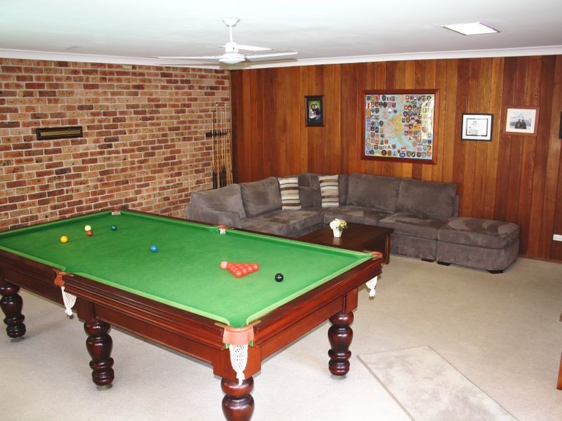 6 Harden Crescent, Georges Hall NSW 2198