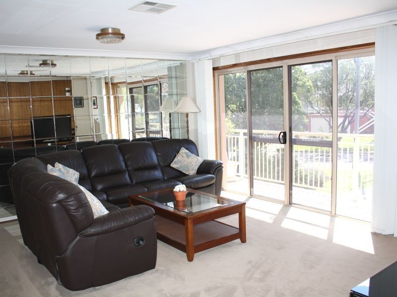 6 Harden Crescent, Georges Hall NSW 2198