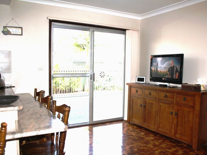 6 Harden Crescent, Georges Hall NSW 2198