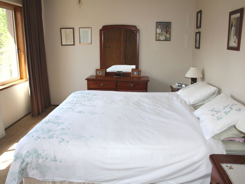 6 Harden Crescent, Georges Hall NSW 2198