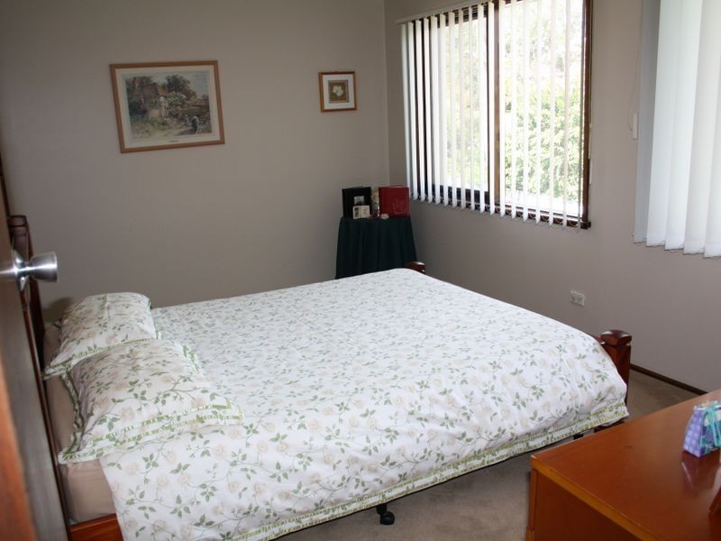 6 Harden Crescent, Georges Hall NSW 2198