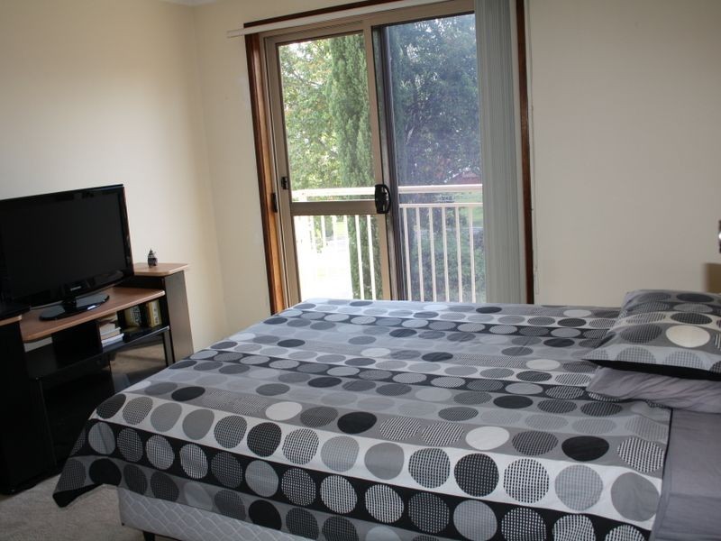 6 Harden Crescent, Georges Hall NSW 2198