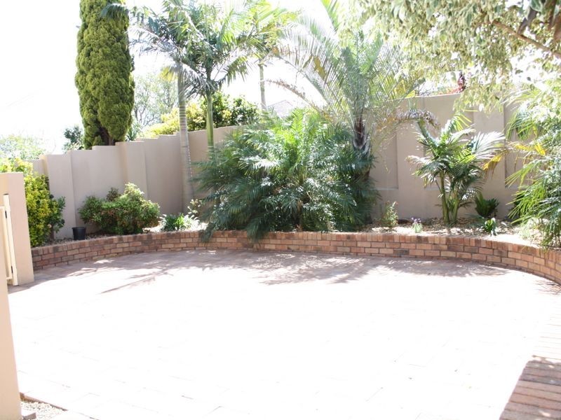 6 Harden Crescent, Georges Hall NSW 2198